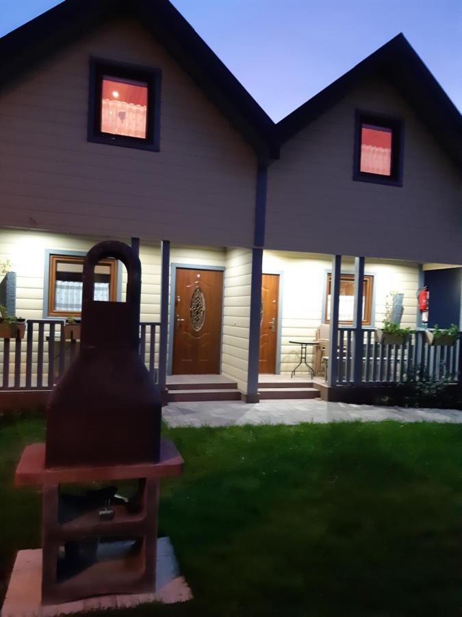 Domki Teo Pietrowe I Parterowe Rewal Bagian luar foto