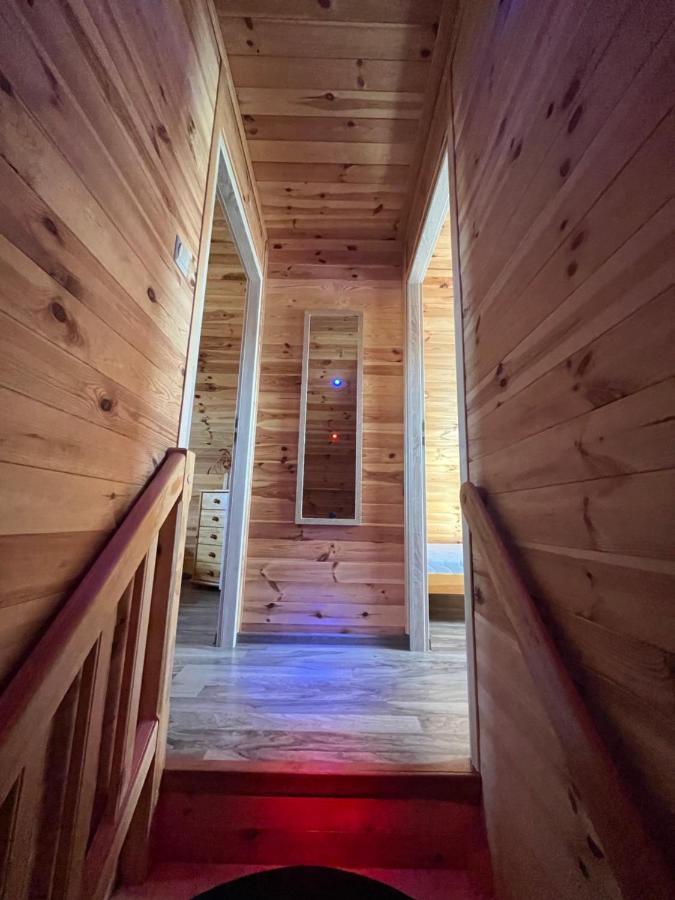 Domki Teo Pietrowe I Parterowe Rewal Bagian luar foto